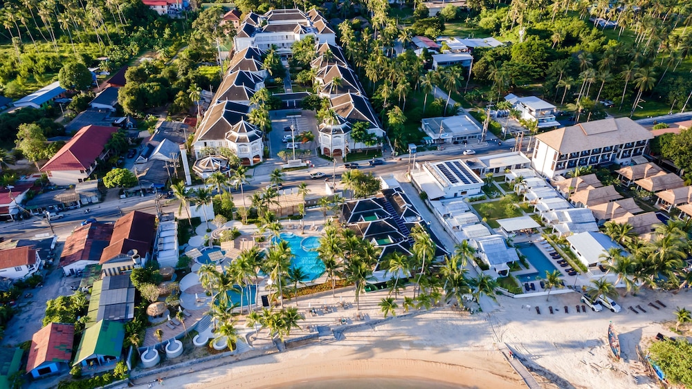 OUTRIGGER Koh Samui Beach Resort — Hotel building in Lamai Beach, Surat Thani