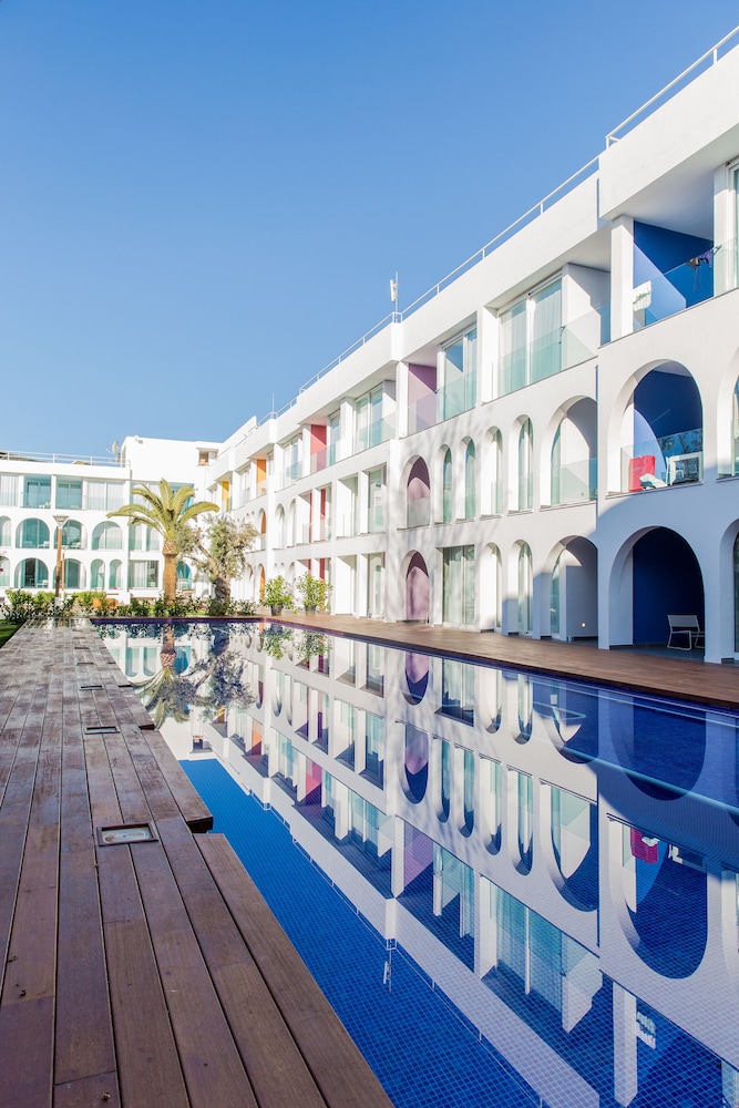 Ebano Hotel Apartments & Spa — Hotel building in Playa d'en Bossa, Balearic Islands