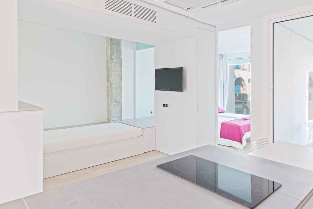Ebano Hotel Apartments & Spa — Hotel rooms in Playa d'en Bossa, Balearic Islands
