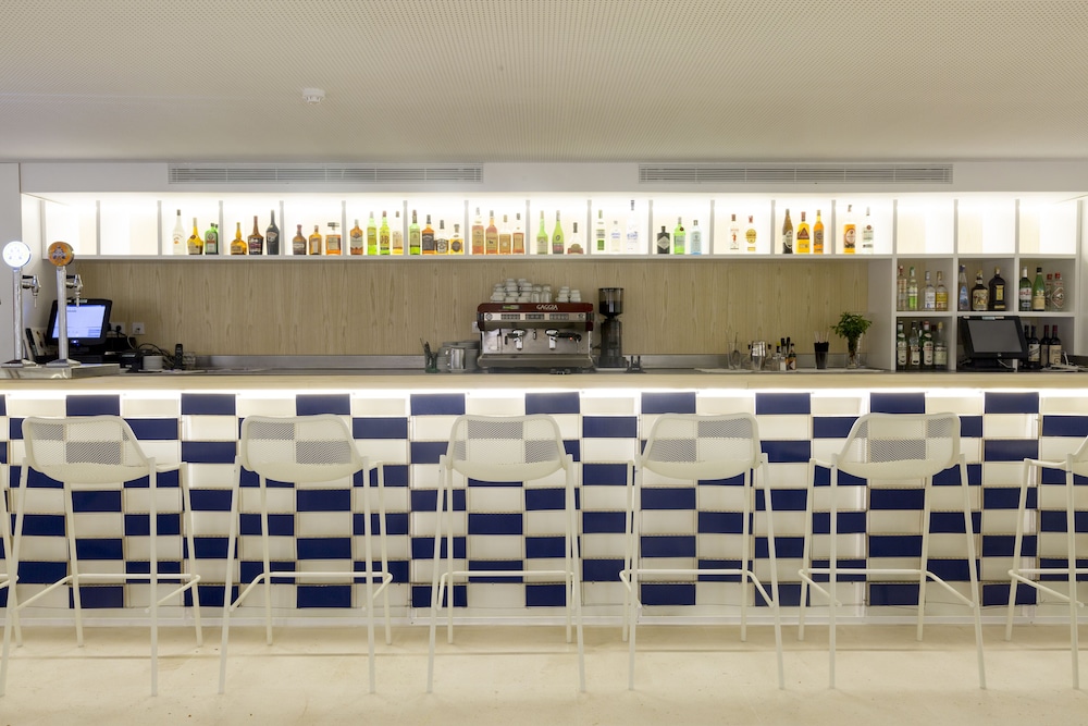 Ebano Hotel Apartments & Spa — Restaurant & bars in Playa d'en Bossa, Balearic Islands