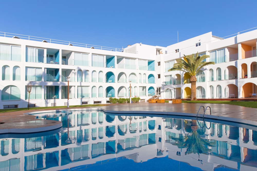 Ebano Hotel Apartments & Spa — Hotel building in Playa d'en Bossa, Balearic Islands