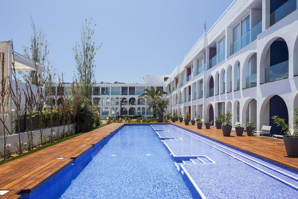Ebano Hotel Apartments & Spa — Swimming pool in Playa d'en Bossa, Balearic Islands