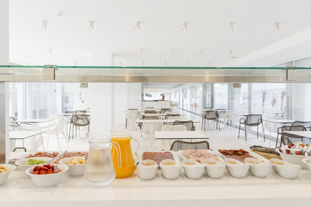 Ebano Hotel Apartments & Spa — Restaurant & bars in Playa d'en Bossa, Balearic Islands