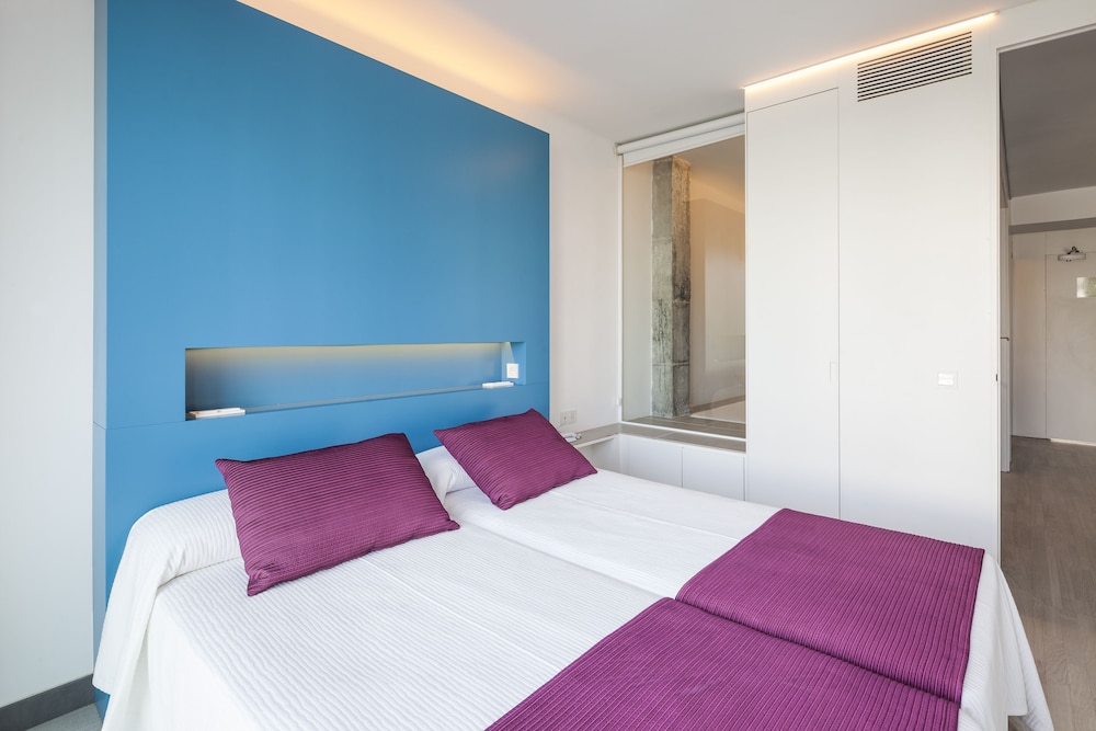 Ebano Hotel Apartments & Spa — Hotel rooms in Playa d'en Bossa, Balearic Islands
