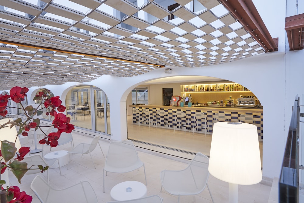 Ebano Hotel Apartments & Spa — Restaurant & bars in Playa d'en Bossa, Balearic Islands