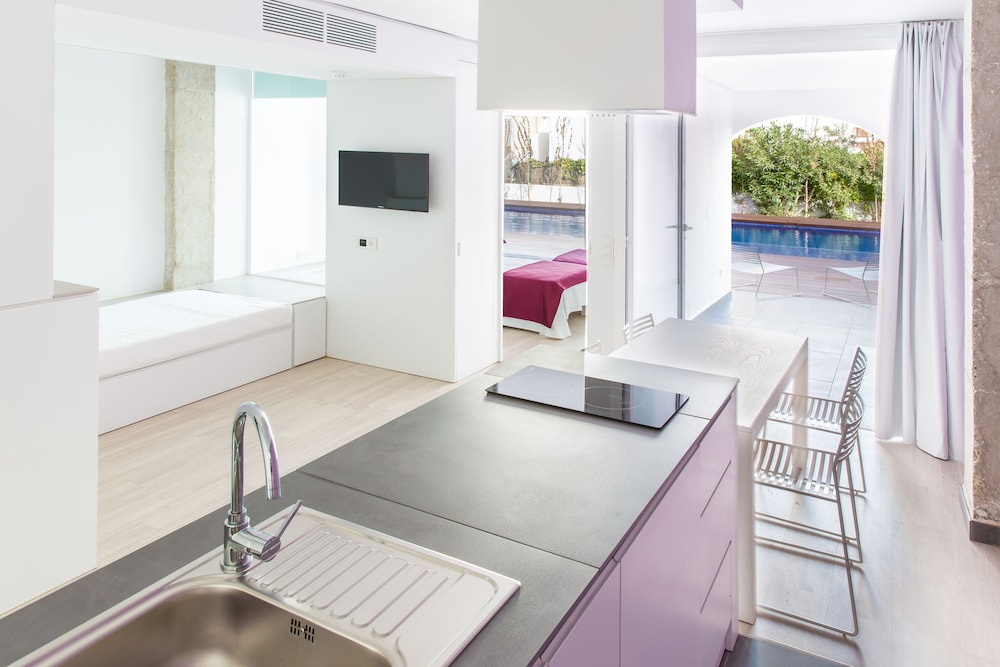 Ebano Hotel Apartments & Spa — Hotel rooms in Playa d'en Bossa, Balearic Islands