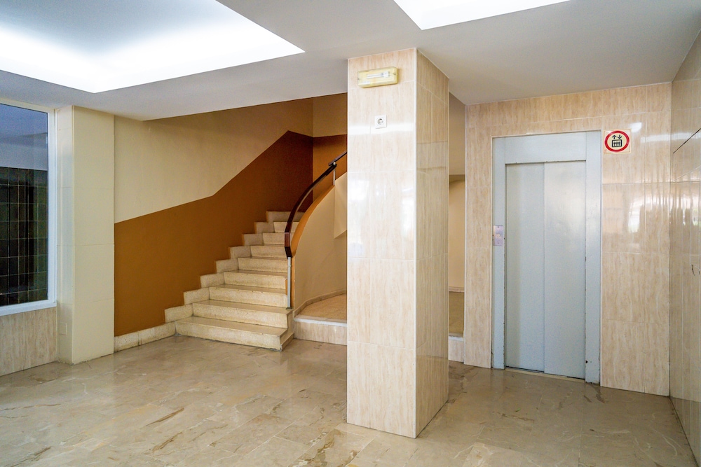 Las Palomas Apartments Econotels — Hotel building in Palma Nova, Balearic Islands