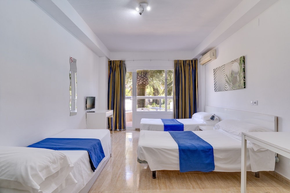 Las Palomas Apartments Econotels — Hotel rooms in Palma Nova, Balearic Islands