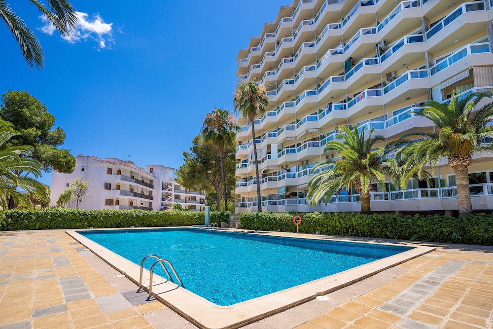 Las Palomas Apartments Econotels — Swimming pool in Palma Nova, Balearic Islands
