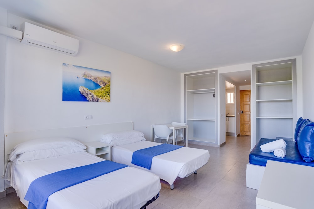 Las Palomas Apartments Econotels — Hotel rooms in Palma Nova, Balearic Islands