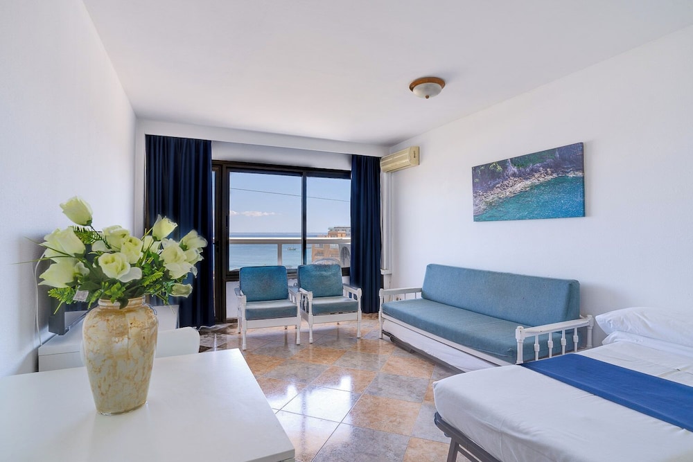Las Palomas Apartments Econotels — Hotel rooms in Palma Nova, Balearic Islands