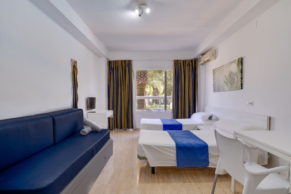 Las Palomas Apartments Econotels — Hotel rooms in Palma Nova, Balearic Islands