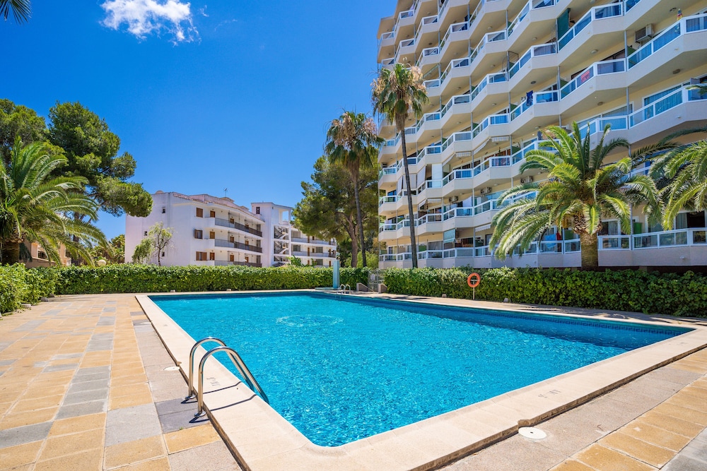 Las Palomas Apartments Econotels — Swimming pool in Palma Nova, Balearic Islands