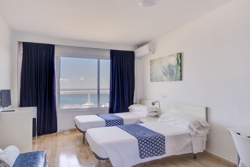 Las Palomas Apartments Econotels — Hotel rooms in Palma Nova, Balearic Islands