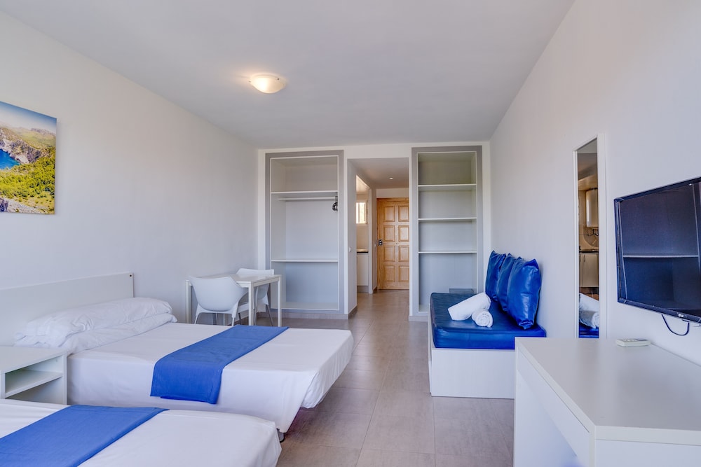 Las Palomas Apartments Econotels — Hotel rooms in Palma Nova, Balearic Islands