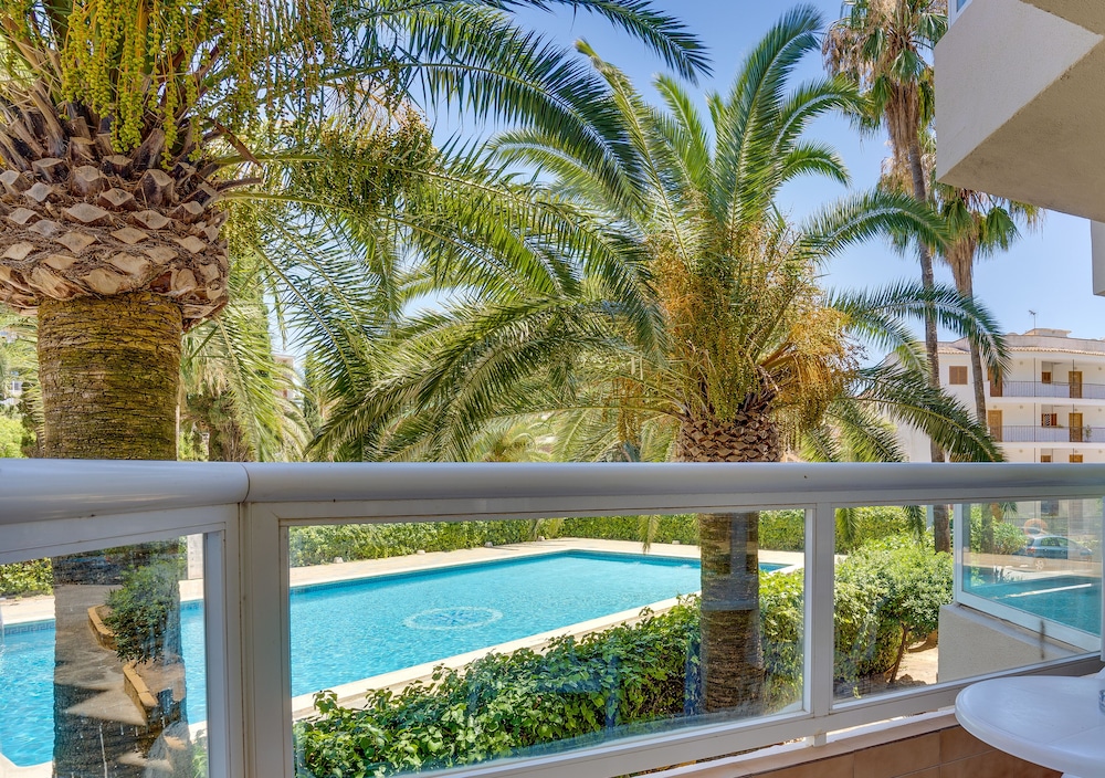 Las Palomas Apartments Econotels — Swimming pool in Palma Nova, Balearic Islands
