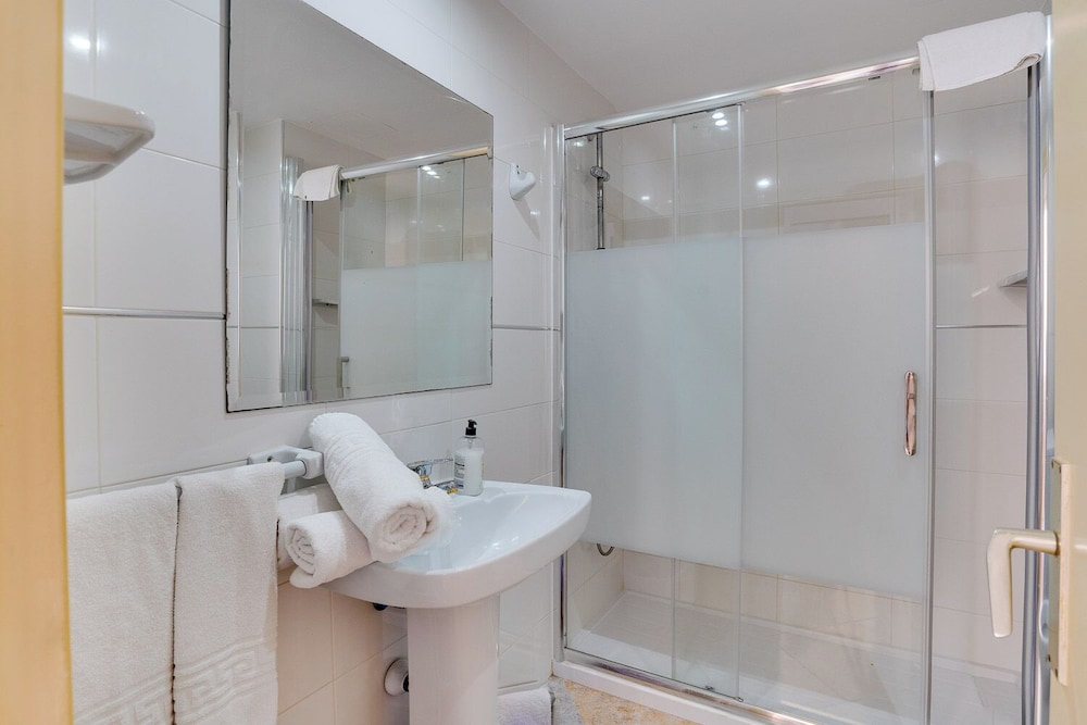 Las Palomas Apartments Econotels — Hotel rooms in Palma Nova, Balearic Islands