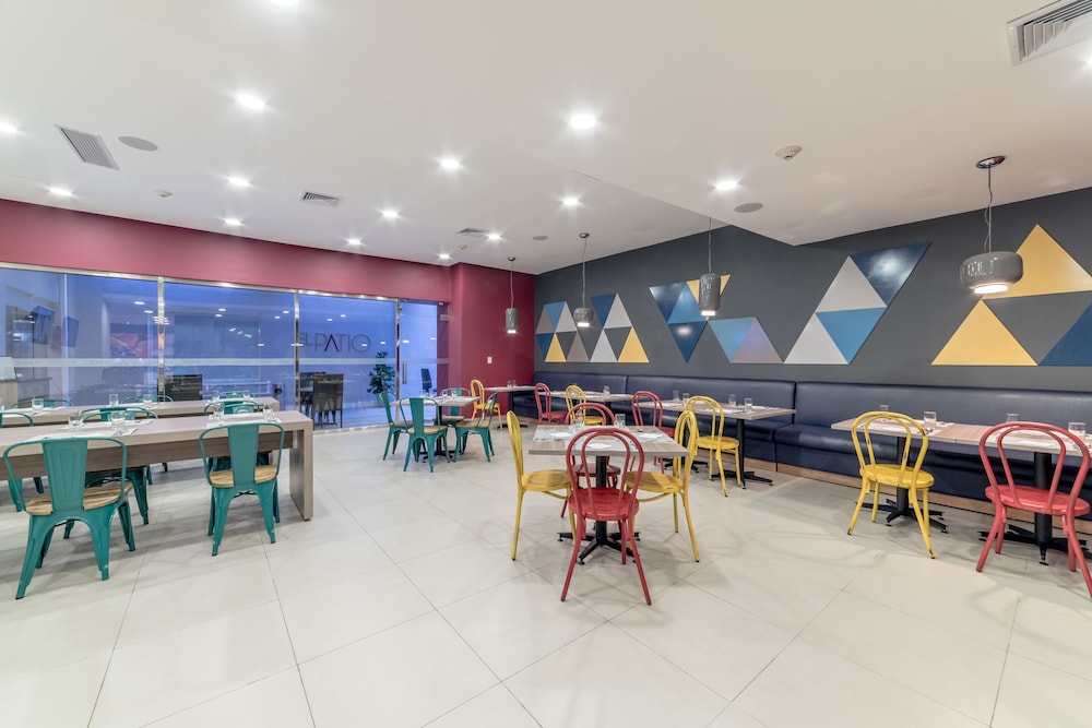 Novus Plaza Hodelpa — Restaurant & bars in Santo Domingo, Distrito Nacional