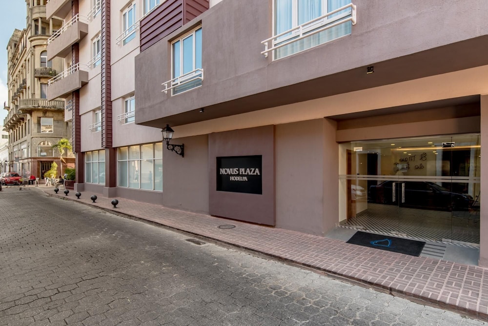 Novus Plaza Hodelpa — Hotel building in Santo Domingo, Distrito Nacional