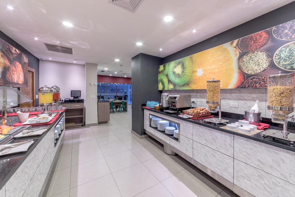 Novus Plaza Hodelpa — Restaurant & bars in Santo Domingo, Distrito Nacional