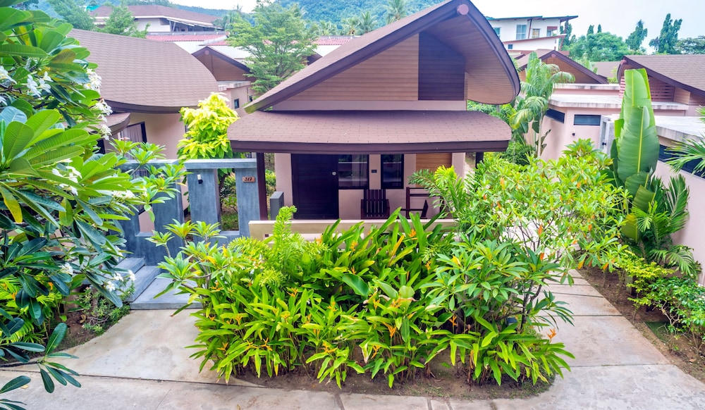 Weekender Resort — Hotel building in Lamai Beach, Surat Thani