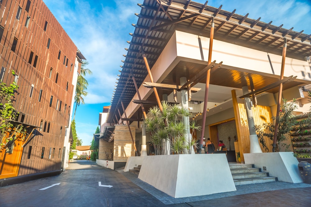 Weekender Resort — Hotel building in Lamai Beach, Surat Thani
