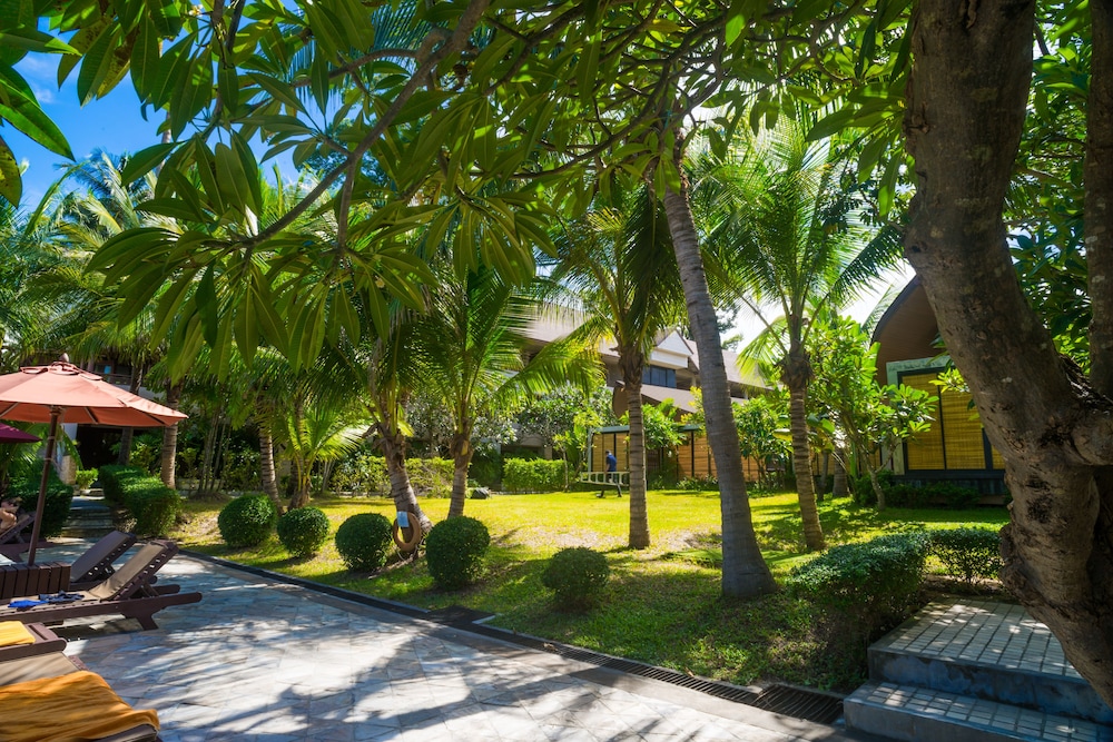 Weekender Resort — Hotel building in Lamai Beach, Surat Thani