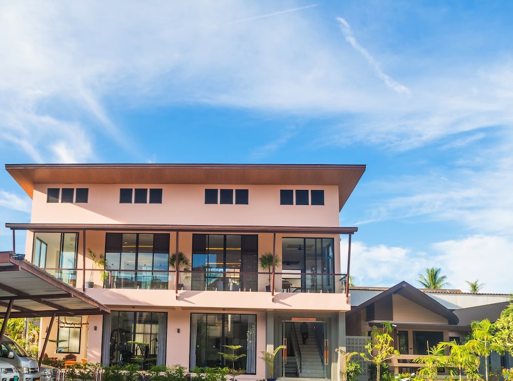 Weekender Resort — Hotel building in Lamai Beach, Surat Thani