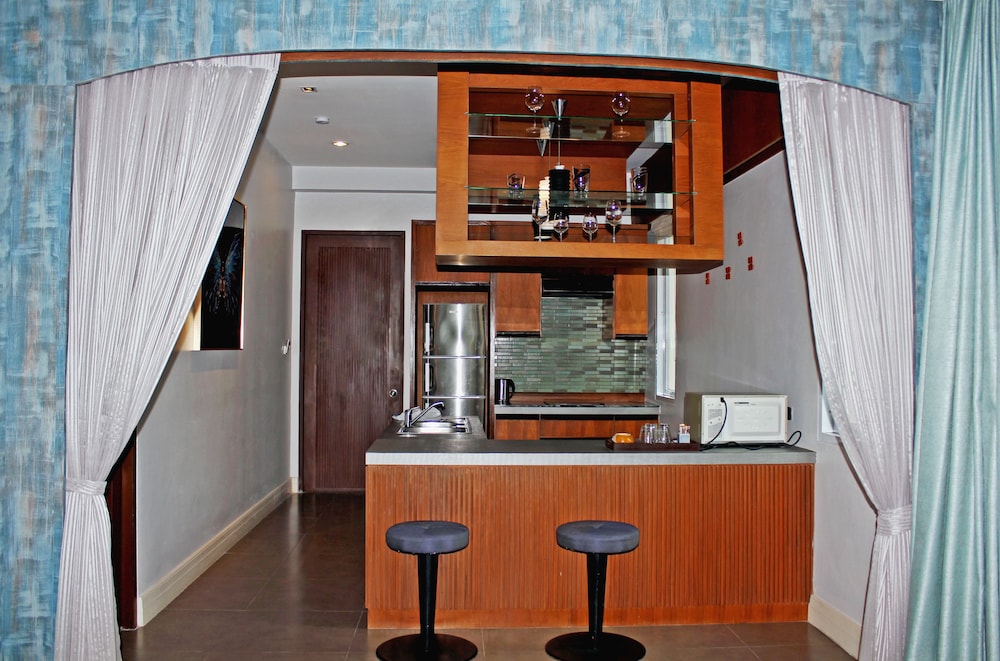 Weekender Resort — Restaurant & bars in Lamai Beach, Surat Thani