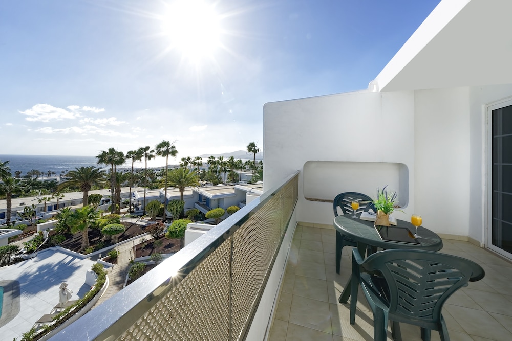 BLUESEA El Dorado — Hotel rooms in Puerto del Carmen, Canary Islands