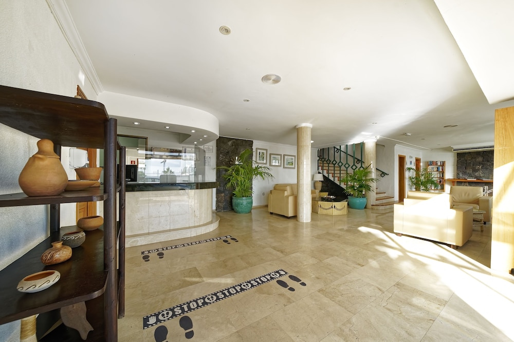 BLUESEA El Dorado — Hotel building in Puerto del Carmen, Canary Islands