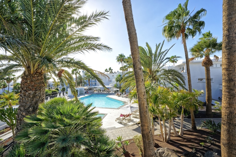 BLUESEA El Dorado — Swimming pool in Puerto del Carmen, Canary Islands