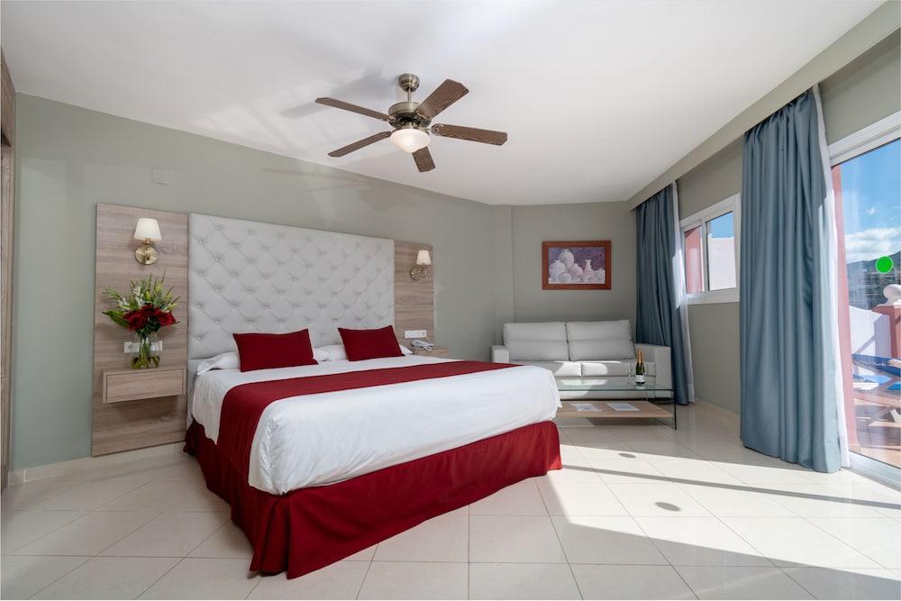 Hotel Los Arcos — Hotel rooms in Nerja, Andalusia