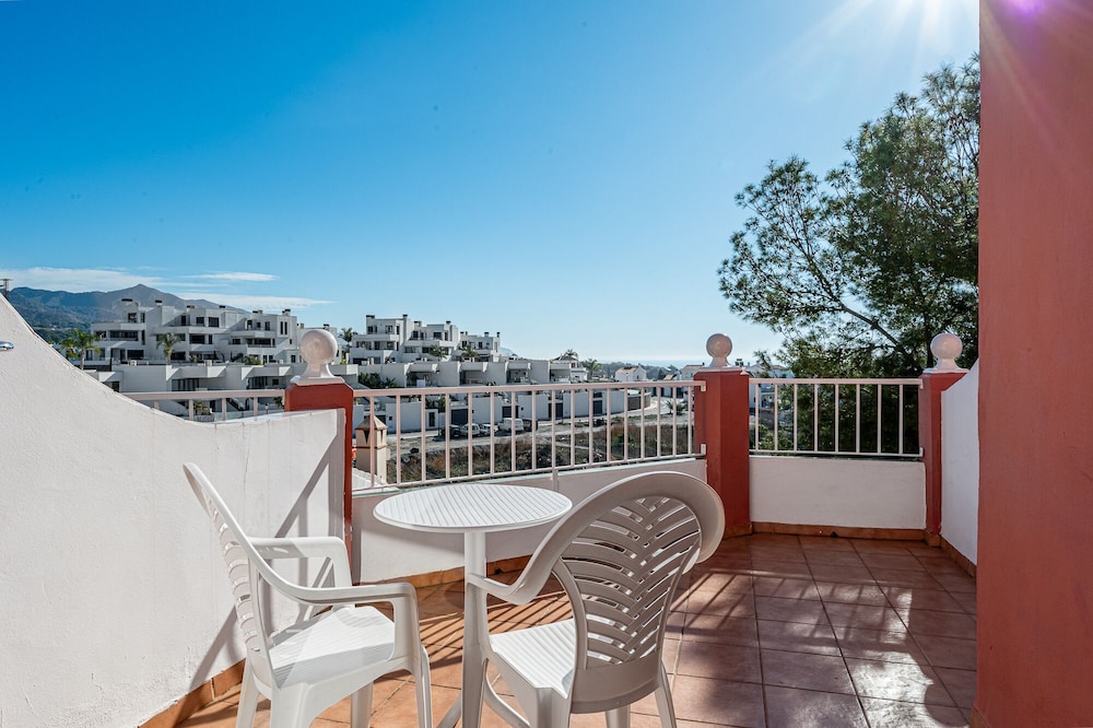 Hotel Los Arcos — Hotel building in Nerja, Andalusia