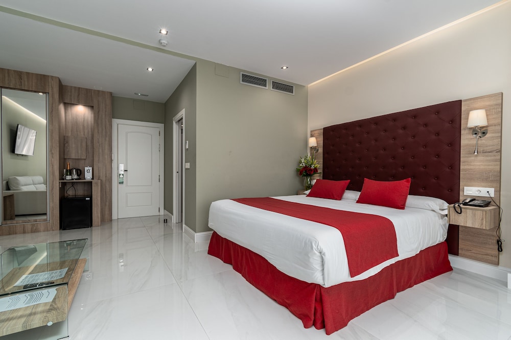 Hotel Los Arcos — Hotel rooms in Nerja, Andalusia