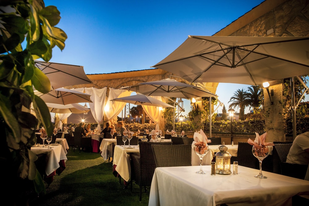 Hotel Los Arcos — Restaurant & bars in Nerja, Andalusia
