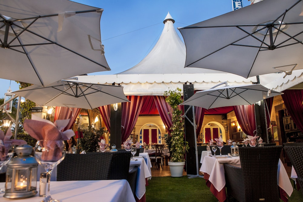 Hotel Los Arcos — Restaurant & bars in Nerja, Andalusia