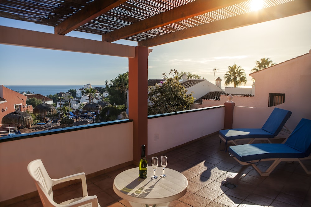 Hotel Los Arcos — Hotel rooms in Nerja, Andalusia