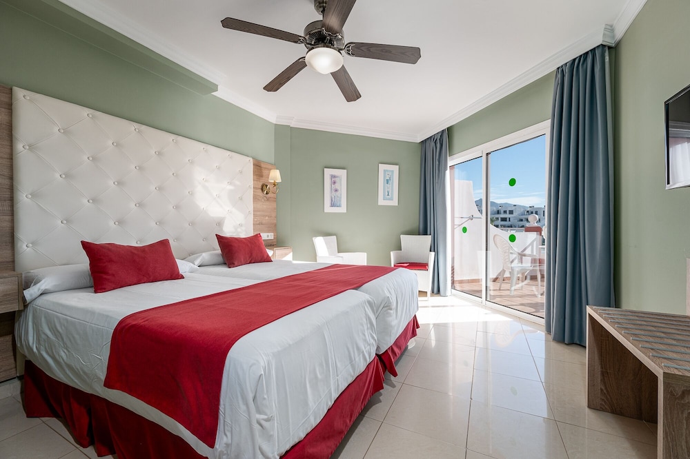 Hotel Los Arcos — Hotel rooms in Nerja, Andalusia