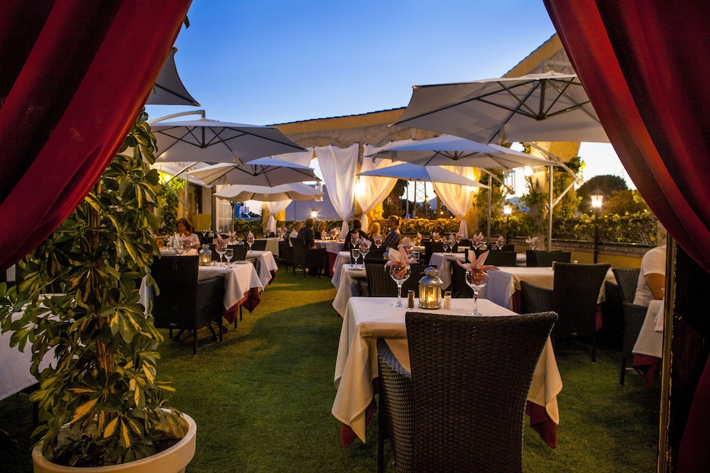 Hotel Los Arcos — Restaurant & bars in Nerja, Andalusia