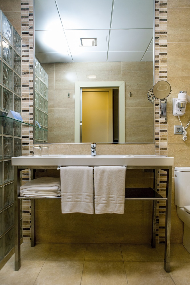Hotel Los Arcos — Hotel rooms in Nerja, Andalusia