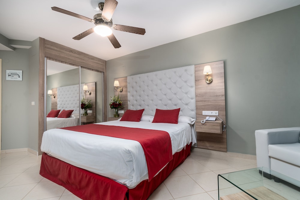 Hotel Los Arcos — Hotel rooms in Nerja, Andalusia