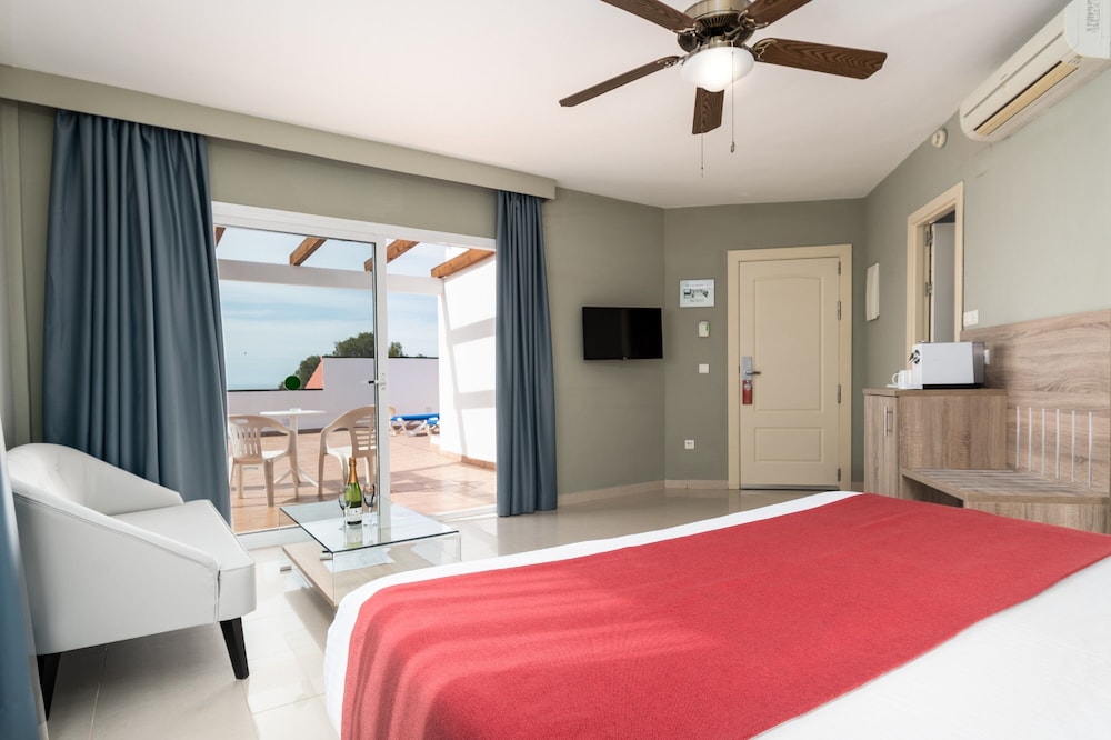 Hotel Los Arcos — Hotel rooms in Nerja, Andalusia