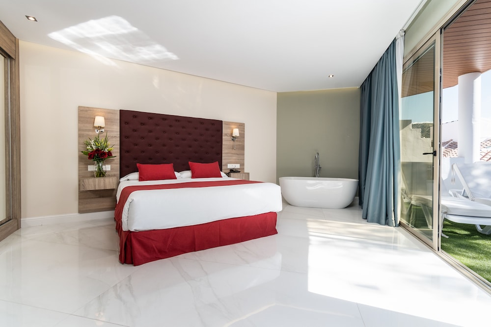 Hotel Los Arcos — Hotel rooms in Nerja, Andalusia