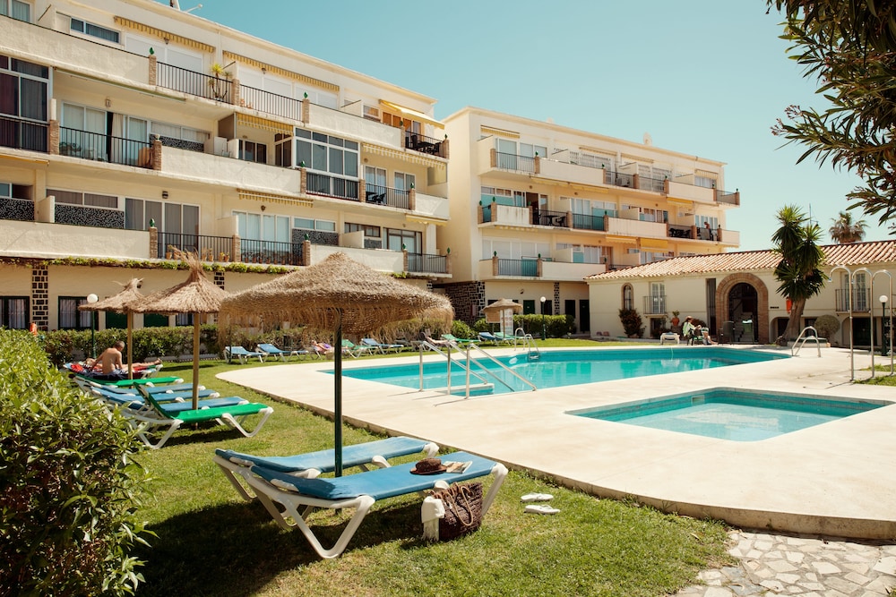 Hotel Los Jazmines — Swimming pool in Torremolinos, Andalusia