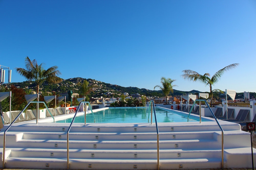 Gran Hotel Flamingo – Adults Only — Swimming pool in Lloret de Mar, Catalonia