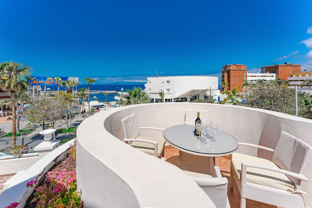 Flamingo Suites Boutique Hotel — Hotel building in Costa Adeje, Canary Islands