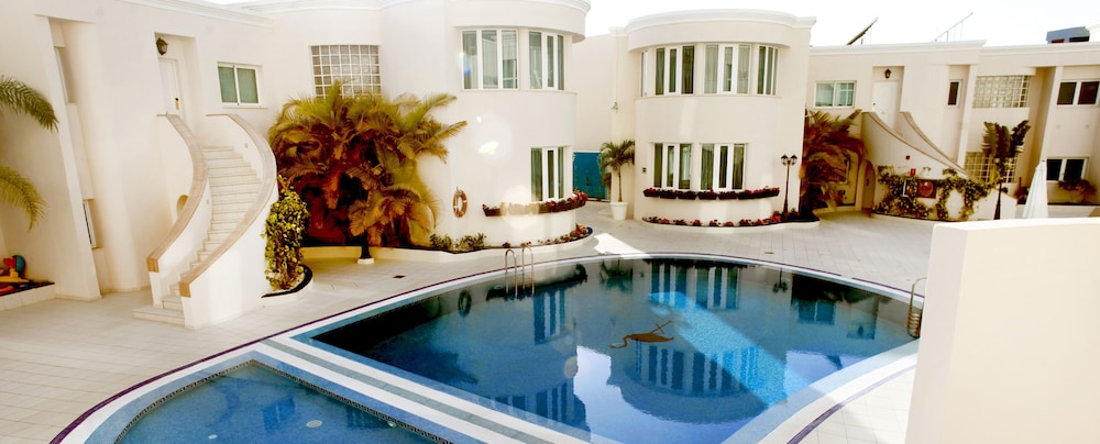Flamingo Suites Boutique Hotel — Swimming pool in Costa Adeje, Canary Islands