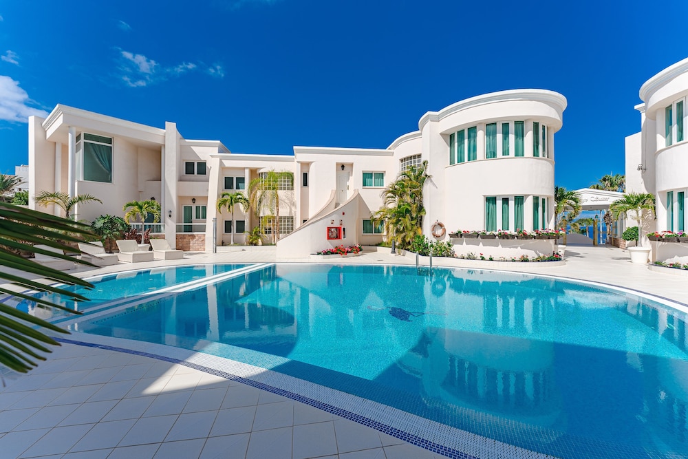 Flamingo Suites Boutique Hotel — Swimming pool in Costa Adeje, Canary Islands