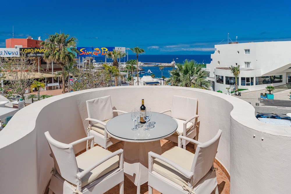 Flamingo Suites Boutique Hotel — Hotel rooms in Costa Adeje, Canary Islands
